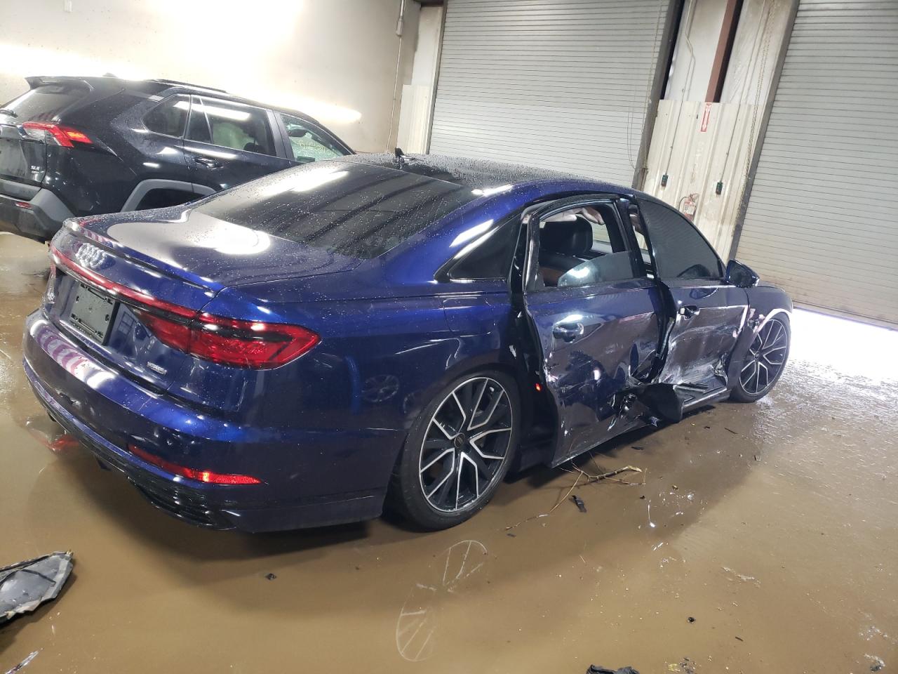 AUDI A8 Long  S-LINE