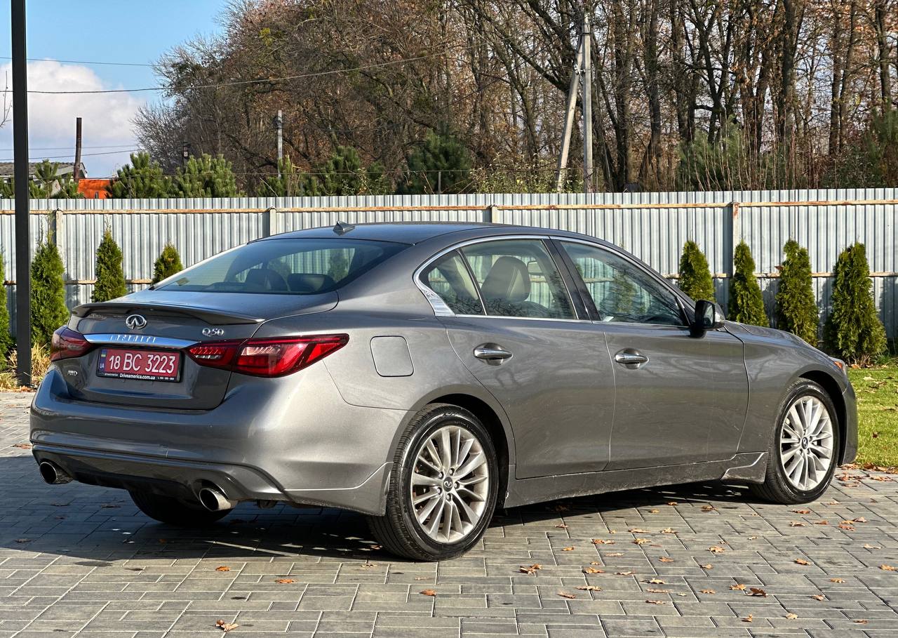 INFINITI Q50 PURE