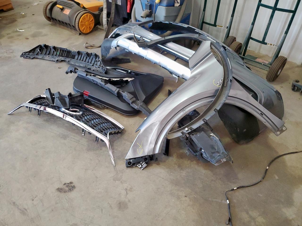 INFINITI QX30 LUXURY