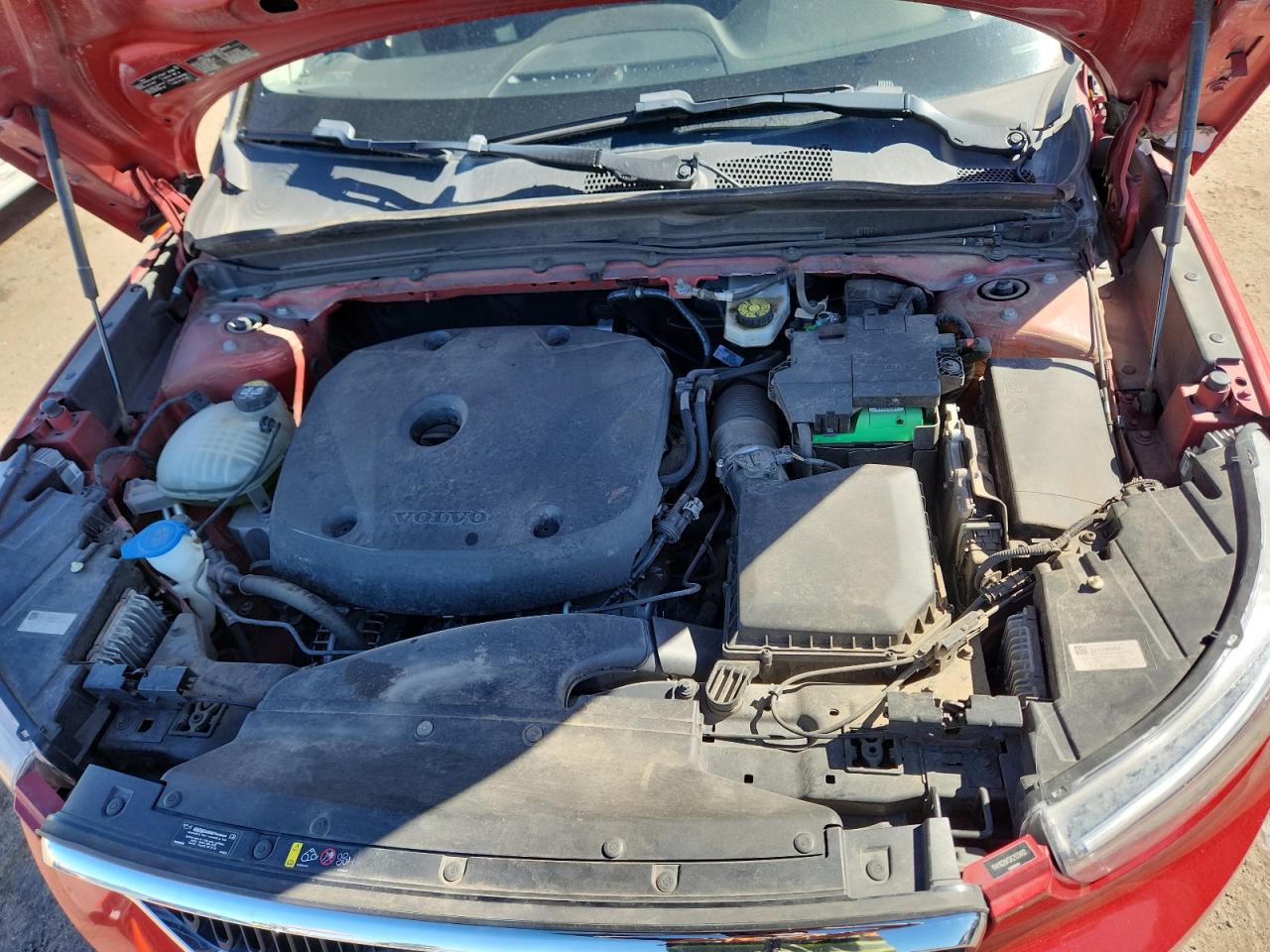 VOLVO XC40 T5 MOMENTUM