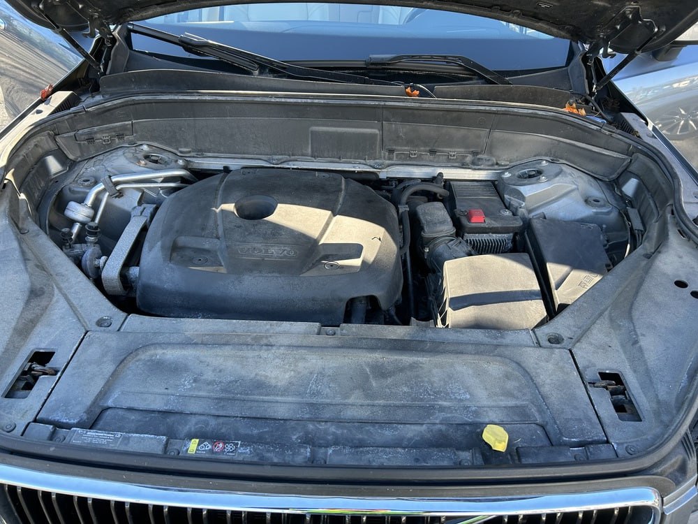 VOLVO XC90 T6 MOMENTUM