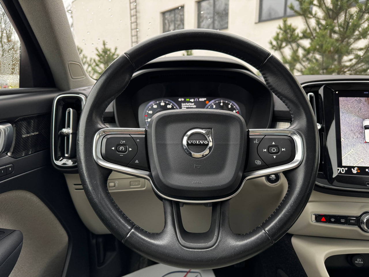 VOLVO XC40 T5 MOMENTUM