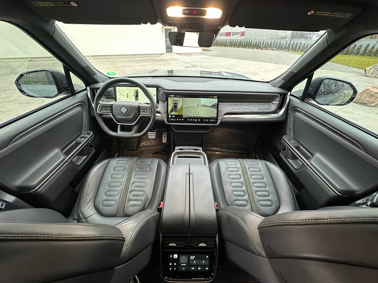 2022 RIVIAN R1T ADVENTURE QUAD MOTOR LARGE
