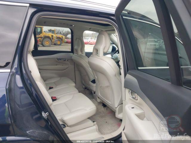 2016 VOLVO XC90 T6 MOMENTUM