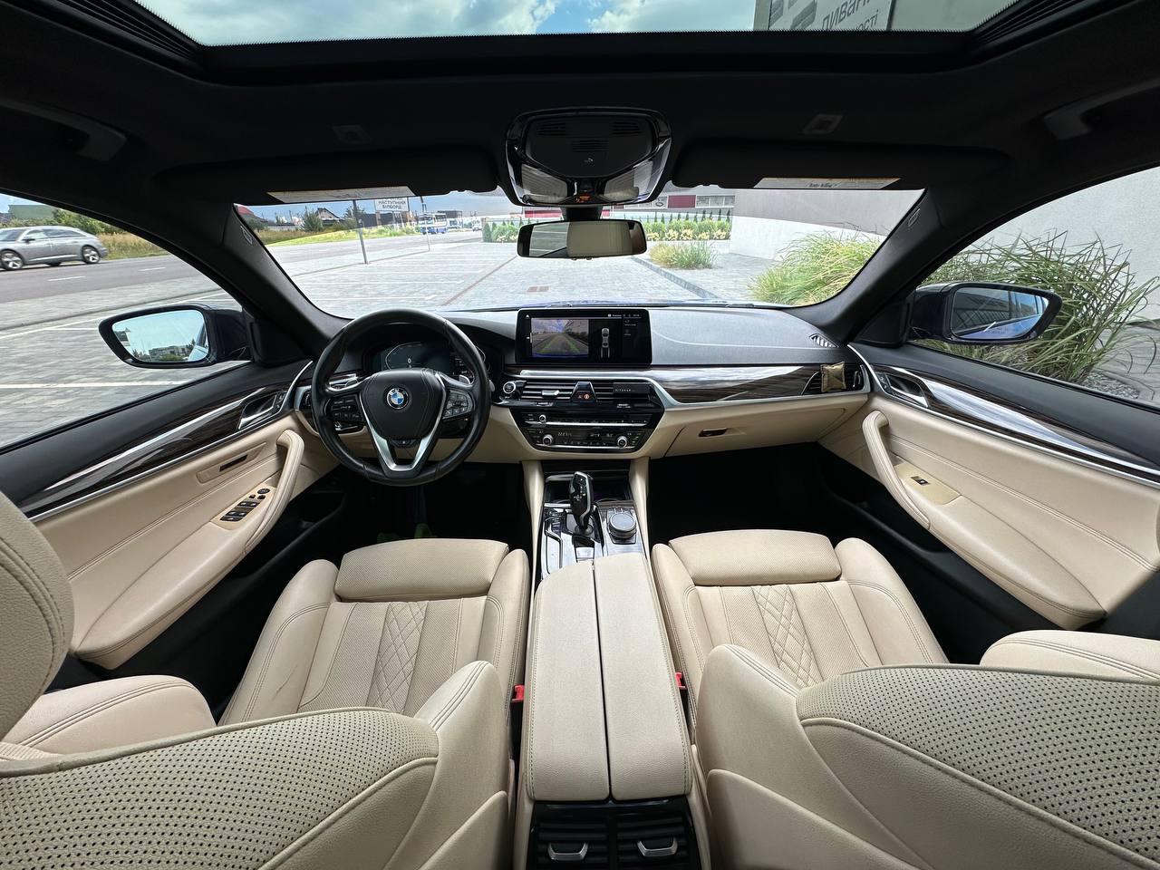 2019 BMW 5 530i