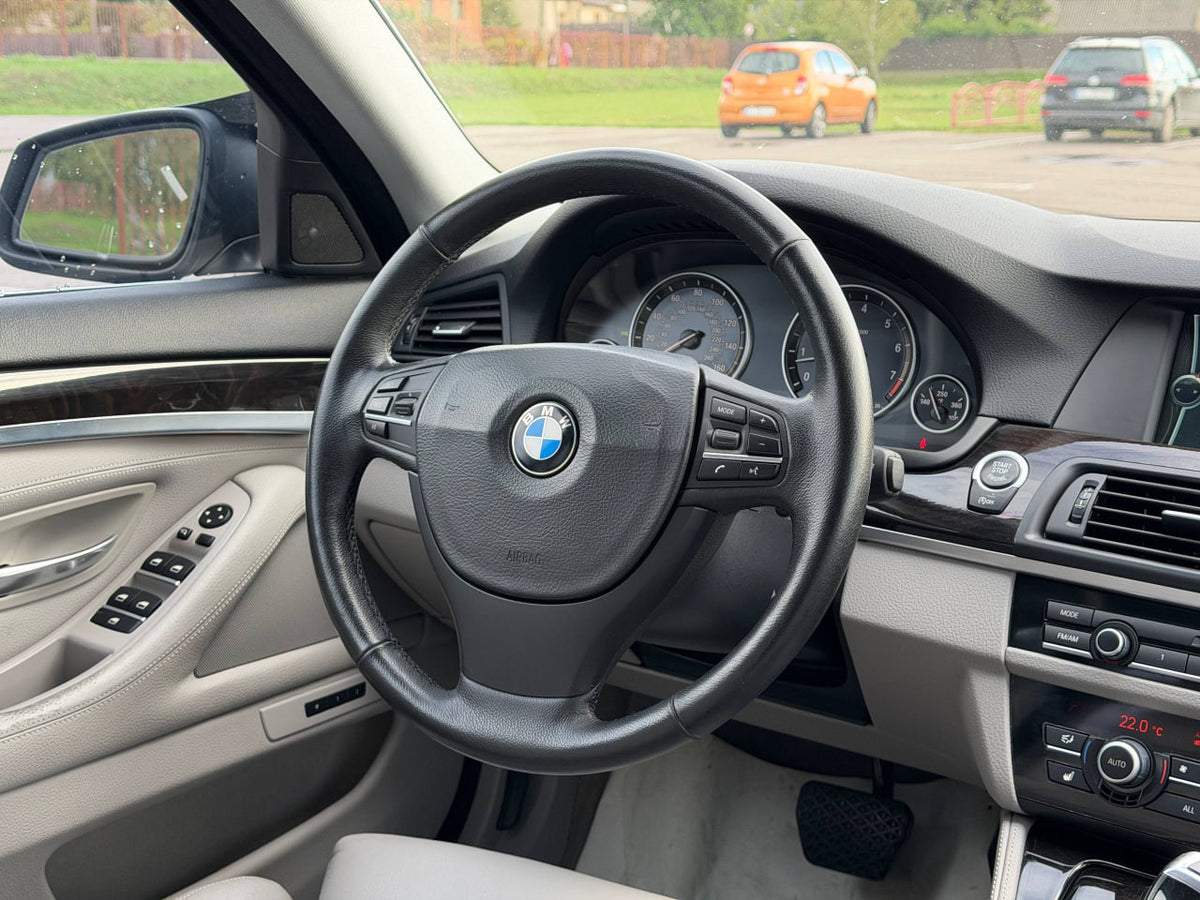 2011 BMW 5
