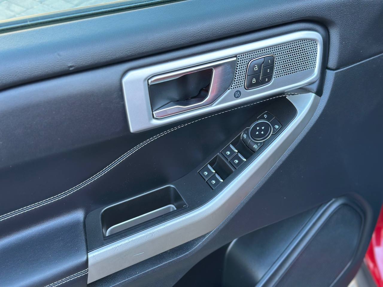 FORD EXPLORER LIMITED