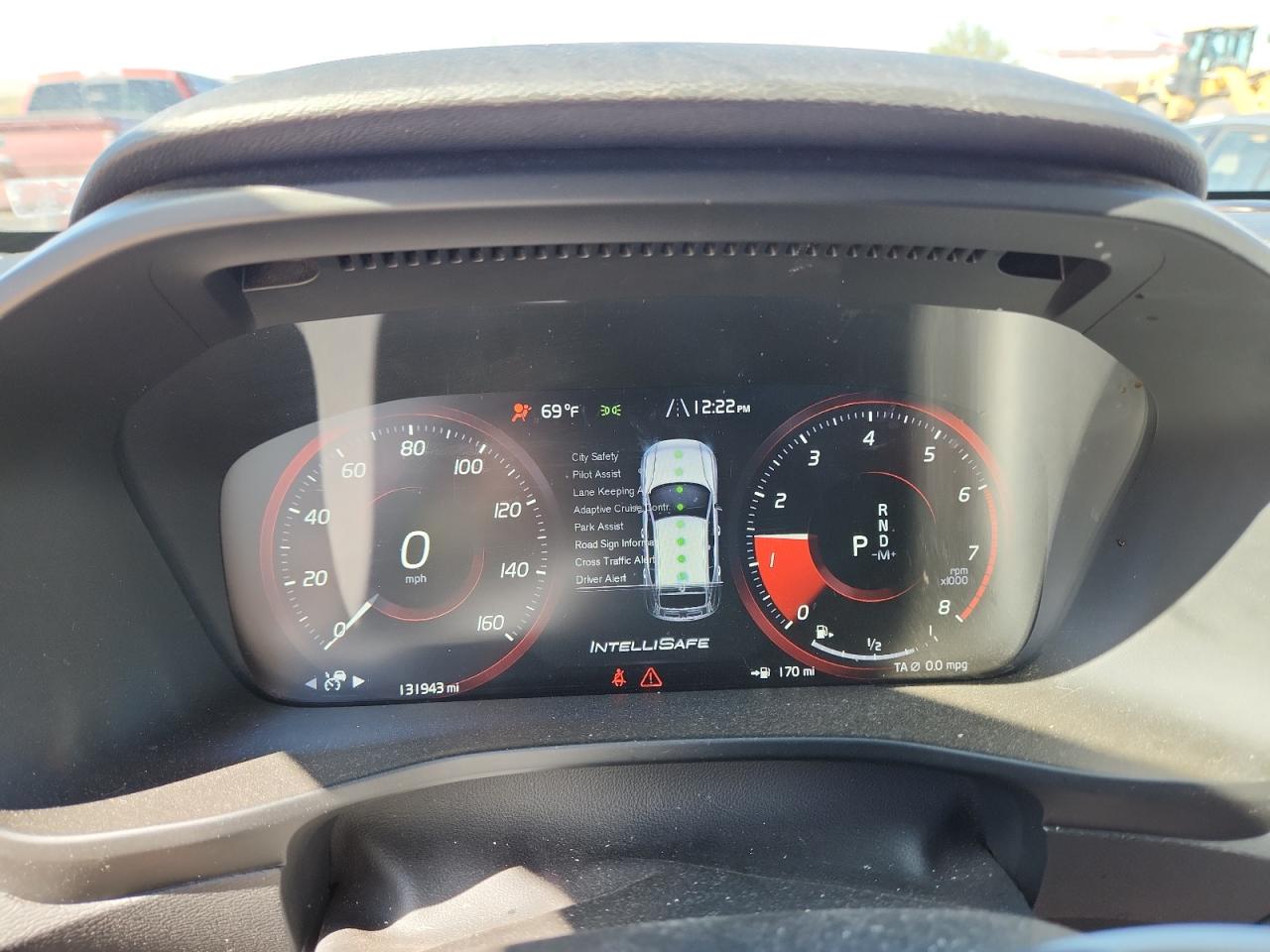 VOLVO XC40 T5 MOMENTUM