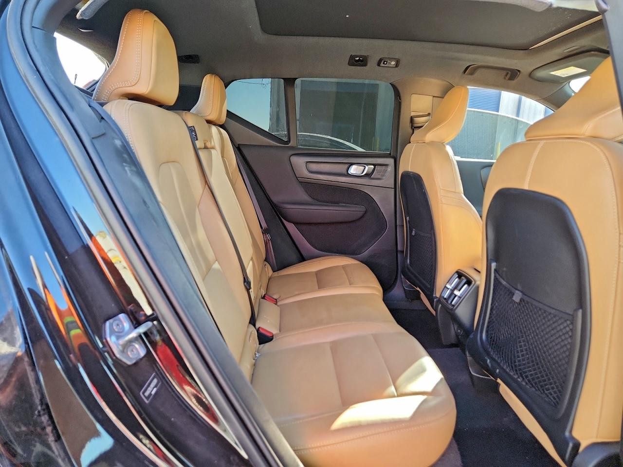 2021 VOLVO XC40 T4 INSCRIPTION
