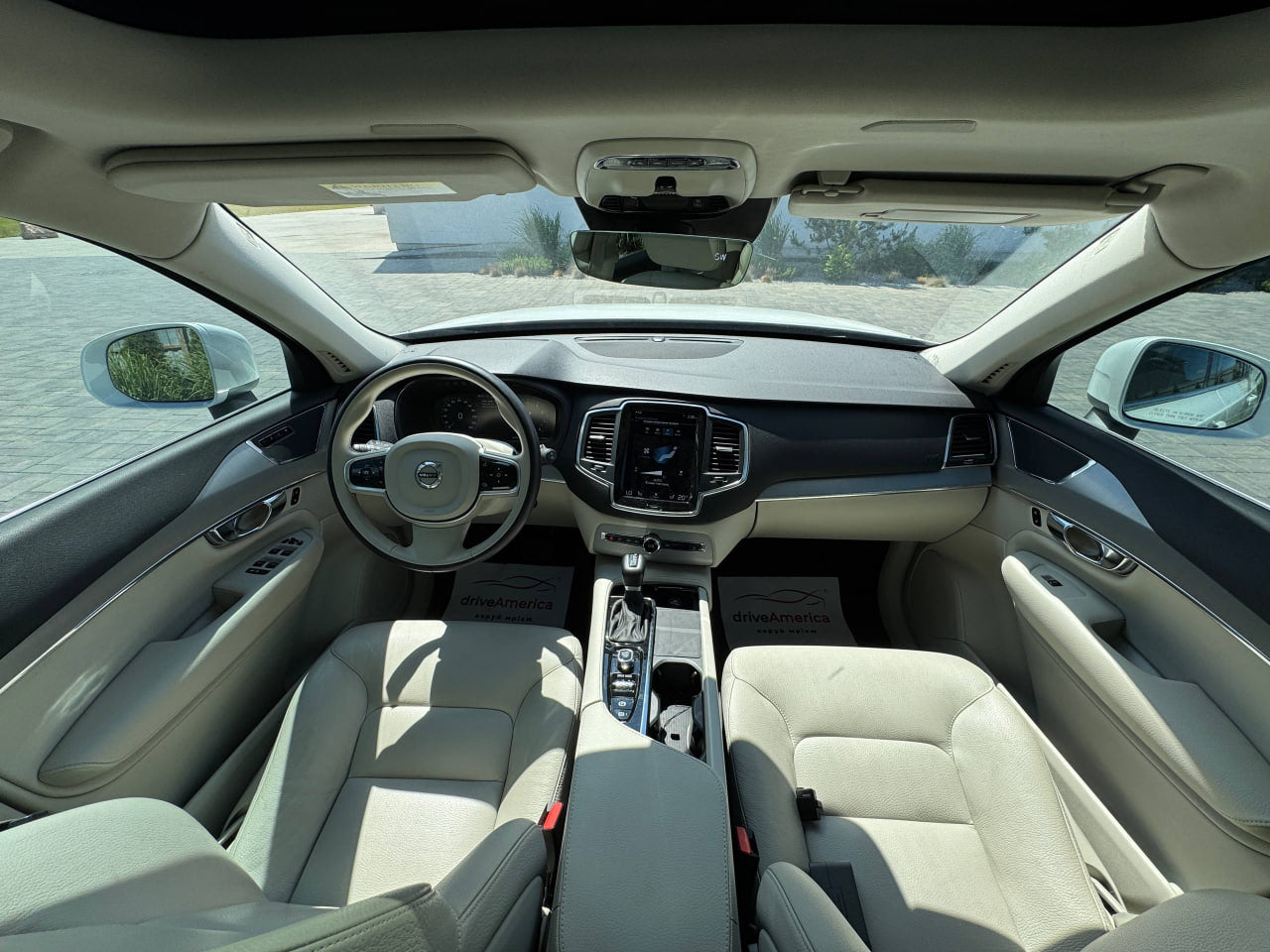 2020 VOLVO XC90 T5 MOMENTUM
