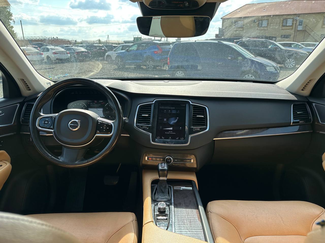 2016 VOLVO XC90 T6 MOMENTUM